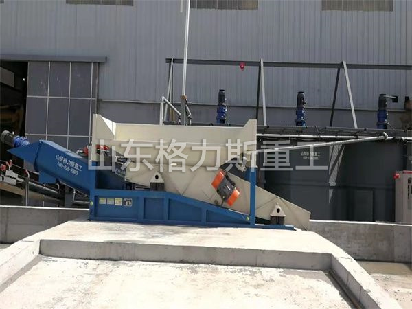 振動(dòng)式砂石分離機(jī)帶污水處理