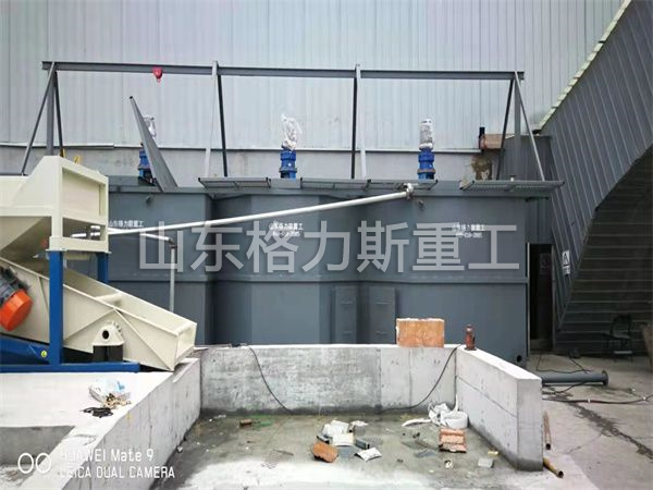 振動(dòng)式砂石分離機(jī)帶污水回收裝置安裝現(xiàn)場(chǎng)