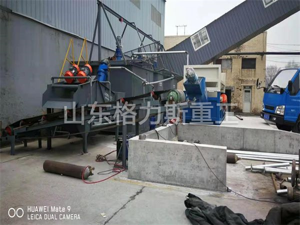 振動(dòng)式砂石分離機(jī)安裝現(xiàn)場(chǎng)